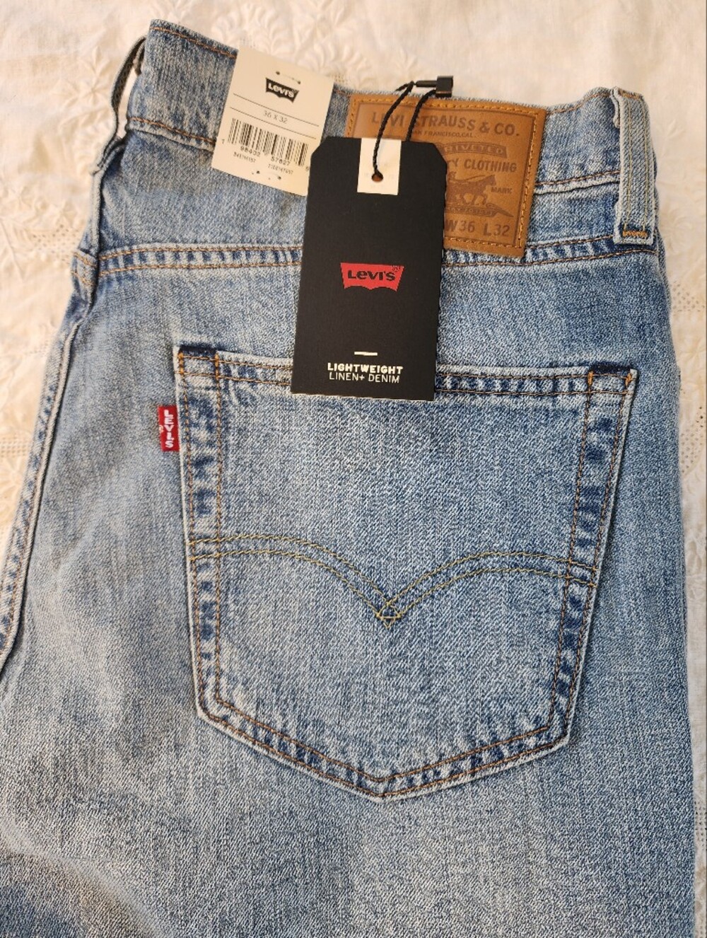 Levi's 511 36x32 Men's Light Blue Relaxed Fit Jeans with Signature Red Tab